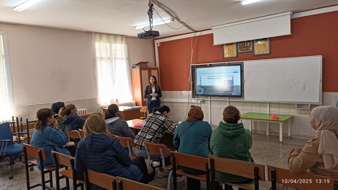 DİKKAT GELİŞTİRME VE TEKNOLOJİ BAĞIMLILIĞI VELİ SEMİNERİ